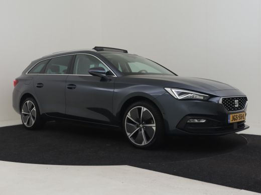 Seat Leon 1.4 TSI eHybrid PHEV FR l Stoel en Stuurverwarming l Achteruitrij Camera l Panoramadak l FULL LED... ActivLease financial lease