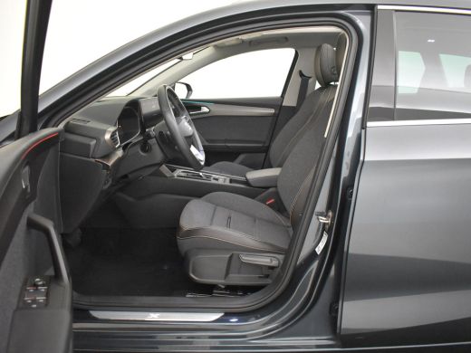 Seat Leon 1.4 TSI eHybrid PHEV FR l Stoel en Stuurverwarming l Achteruitrij Camera l Panoramadak l FULL LED... ActivLease financial lease