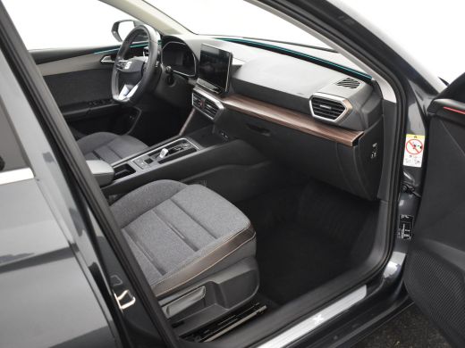 Seat Leon 1.4 TSI eHybrid PHEV FR l Stoel en Stuurverwarming l Achteruitrij Camera l Panoramadak l FULL LED... ActivLease financial lease