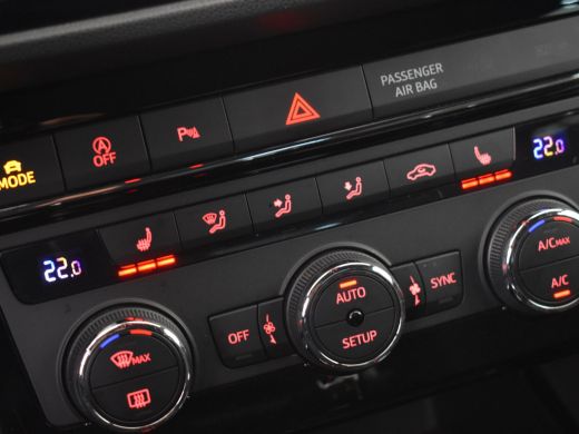 Seat Leon 1.5 TSI FR Business Intense l Stoelverwarming l Navigatie l Digital Dash l Camera l Parkeersensor... ActivLease financial lease