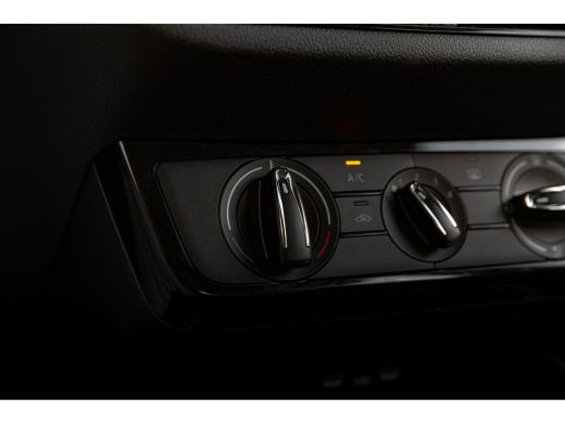 Skoda Fabia 1.0 TSI 95 pk Ambition Carplay | Airco | Cruise control | led verlichting ActivLease financial lease