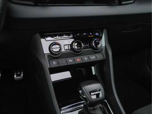 Skoda Karoq 1.5 TSI ACT Sportline (INCL-BTW) Aut. *PANO | DIGI-COCKPIT | ADAPTIVE-CRUISE | FULL-LED | BLIND-S... ActivLease financial lease