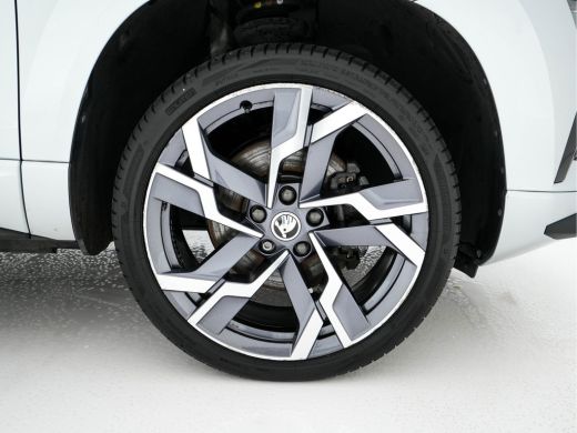 Skoda Karoq 1.5 TSI ACT Sportline (INCL-BTW) Aut. *PANO | DIGI-COCKPIT | ADAPTIVE-CRUISE | FULL-LED | BLIND-S... ActivLease financial lease