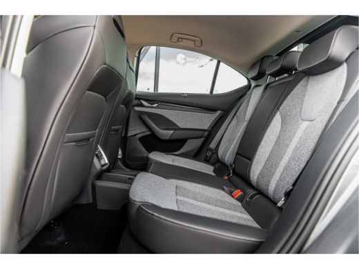 Skoda Octavia 1.5 TSI, Business Edition | Achteruitrijcamera | Chromen grille | Cruise control met speedlimiter ActivLease financial lease