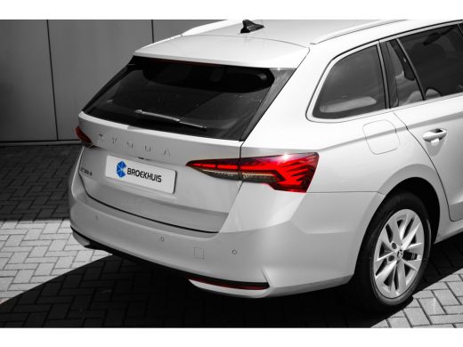 Skoda Octavia Combi 1.5 TSI Business Edition | Achteruitrijcamera | Chromen grille | Cruise control met speedli... ActivLease financial lease