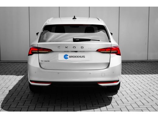 Skoda Octavia Combi 1.5 TSI Business Edition | Achteruitrijcamera | Chromen grille | Cruise control met speedli... ActivLease financial lease