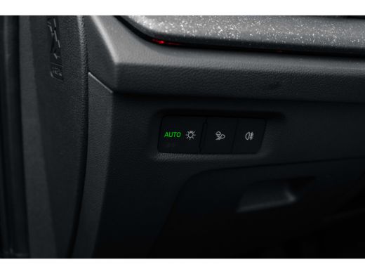 Skoda Octavia Combi 1.5 TSI First Edition | Chromen grille | Climatronic, elektronische airconditioning met twe... ActivLease financial lease