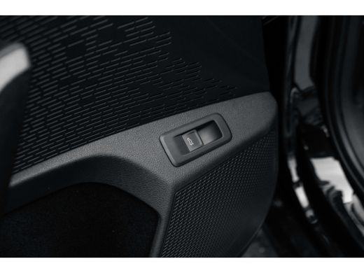 Skoda Octavia Combi 1.5 TSI First Edition | Chromen grille | Climatronic, elektronische airconditioning met twe... ActivLease financial lease