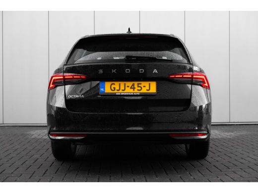 Skoda Octavia Combi 1.5 TSI First Edition | Chromen grille | Climatronic, elektronische airconditioning met twe... ActivLease financial lease