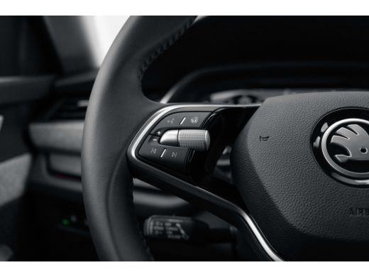 Skoda Octavia Combi 1.5 TSI First Edition | Chromen grille | Climatronic, elektronische airconditioning met twe... ActivLease financial lease