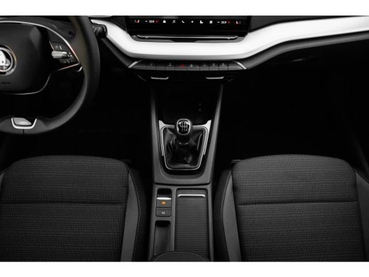 Skoda Octavia Combi Business Edition | Achteruitrijcamera | Chromen grille | Cruise control met speedlimiter ActivLease financial lease