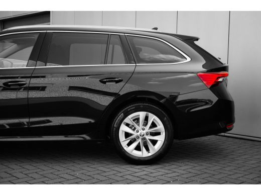 Skoda Octavia Combi Business Edition | Achteruitrijcamera | Chromen grille | Cruise control met speedlimiter ActivLease financial lease