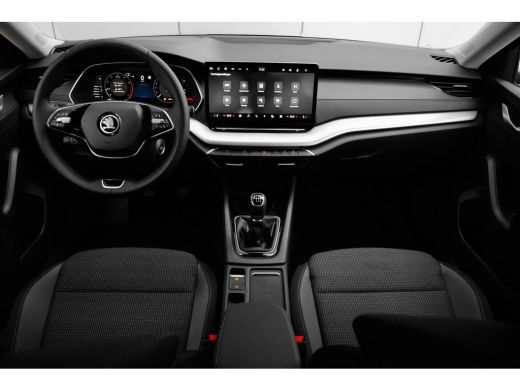 Skoda Octavia Combi Business Edition | Achteruitrijcamera | Chromen grille | Cruise control met speedlimiter ActivLease financial lease