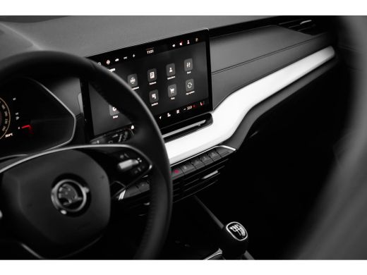 Skoda Octavia Combi Business Edition | Achteruitrijcamera | Chromen grille | Cruise control met speedlimiter ActivLease financial lease