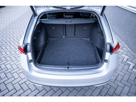 Skoda Octavia Combi Business Edition Plus, (2025) |  Chrome pakket | 2-spaaks multifunctioneel verwambaar stuur... ActivLease financial lease