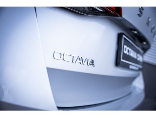 Skoda Octavia Combi Business Edition Plus, (2025) |  Chrome pakket | 2-spaaks multifunctioneel verwambaar stuur... ActivLease financial lease