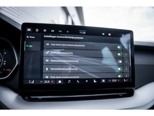 Skoda Octavia Combi Business Edition Plus, (2025) |  Chrome pakket | 2-spaaks multifunctioneel verwambaar stuur... ActivLease financial lease