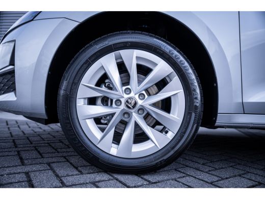 Skoda Octavia Combi Business Edition Plus, (2025) |  Chrome pakket | 2-spaaks multifunctioneel verwambaar stuur... ActivLease financial lease