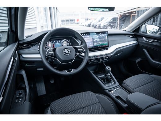Skoda Octavia Combi Business Edition Plus, (2025) |  Chrome pakket | 2-spaaks multifunctioneel verwambaar stuur... ActivLease financial lease