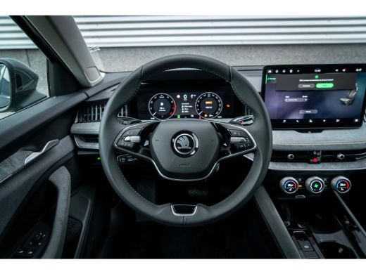 Skoda Superb 1.5 eTSI MHEV 150 pk First Edition |Trekhaak | A-uitrijcamera | Stoelverwarming | Adaptive cruise... ActivLease financial lease
