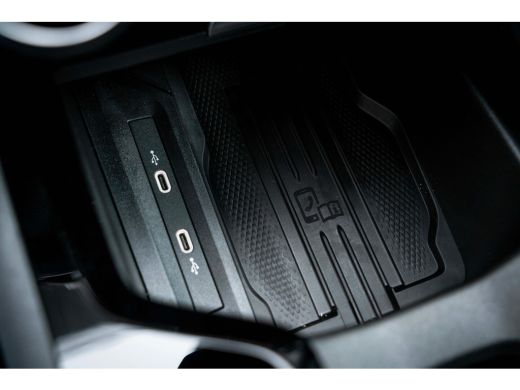 Skoda Superb 1.5 eTSI MHEV 150 pk First Edition |Trekhaak | A-uitrijcamera | Stoelverwarming | Adaptive cruise... ActivLease financial lease