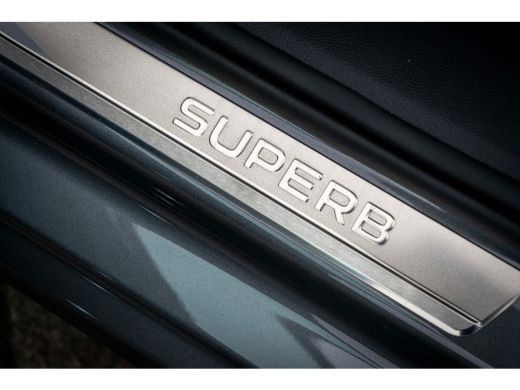 Skoda Superb 1.5 eTSI MHEV 150 pk First Edition |Trekhaak | A-uitrijcamera | Stoelverwarming | Adaptive cruise... ActivLease financial lease