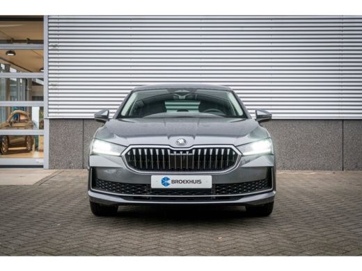 Skoda Superb 1.5 eTSI MHEV 150 pk First Edition |Trekhaak | A-uitrijcamera | Stoelverwarming | Adaptive cruise... ActivLease financial lease