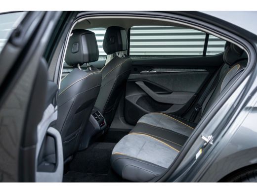 Skoda Superb 1.5 eTSI MHEV 150 pk First Edition |Trekhaak | A-uitrijcamera | Stoelverwarming | Adaptive cruise... ActivLease financial lease