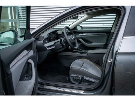 Skoda Superb 1.5 eTSI MHEV 150 pk First Edition |Trekhaak | A-uitrijcamera | Stoelverwarming | Adaptive cruise... ActivLease financial lease