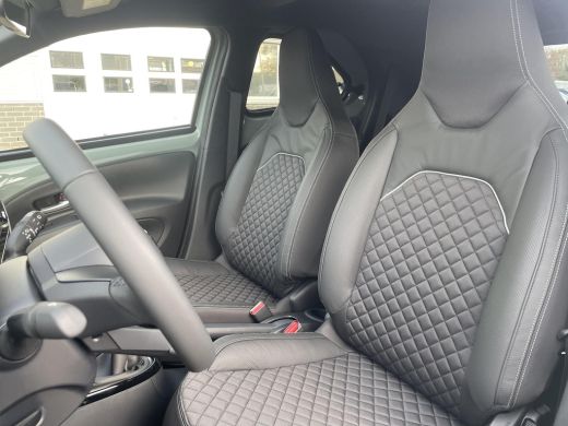 Toyota Aygo 1.0 VVT-i MT Premium ActivLease financial lease