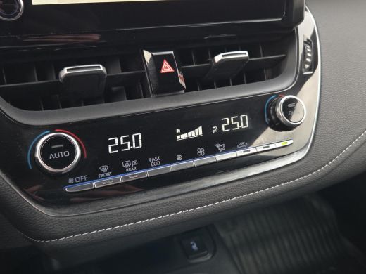 Toyota Corolla Touring Sports 1.8 Hybrid Dynamic Edition | Elektr. klep | Head-Up | Apple CarPlay | Rijklaar incl. garantie | ActivLease financial lease