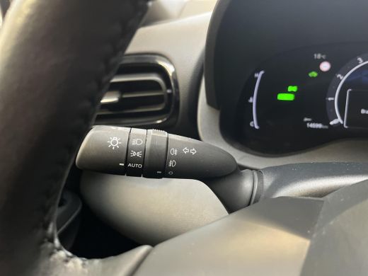 Toyota Yaris 1.5 Hybrid 115 Dynamic | All-in prijs | Apple/Android | Camera | Stoelverwarming | ActivLease financial lease