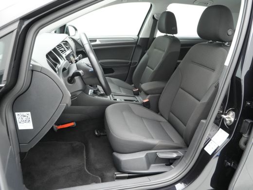 Volkswagen e-Golf E-DITION 136pk Navigatie Warmtepomp Stoelverwarming Acc Carplay 287 ActivLease financial lease