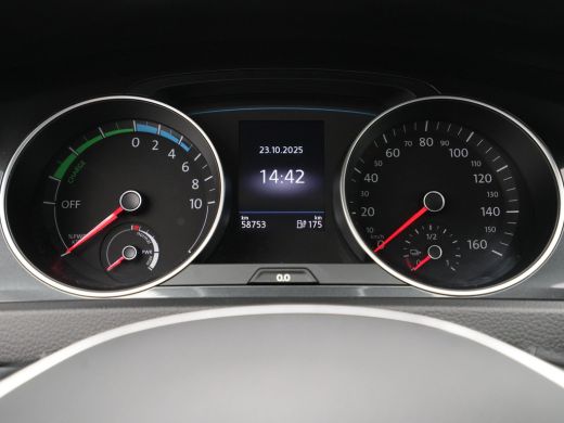 Volkswagen e-Golf E-DITION 136pk Navigatie Warmtepomp Stoelverwarming Acc Carplay 287 ActivLease financial lease