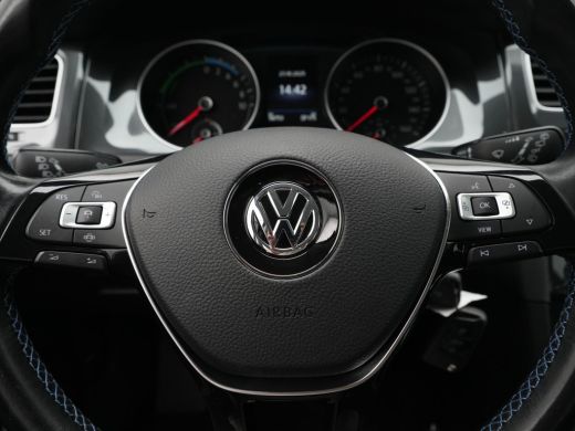 Volkswagen e-Golf E-DITION 136pk Navigatie Warmtepomp Stoelverwarming Acc Carplay 287 ActivLease financial lease