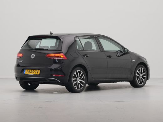 Volkswagen e-Golf E-DITION 136pk Navigatie Warmtepomp Stoelverwarming Acc Carplay 287 ActivLease financial lease
