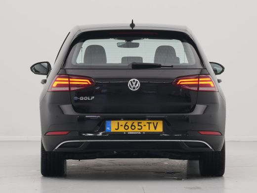 Volkswagen e-Golf E-DITION 136pk Navigatie Warmtepomp Stoelverwarming Acc Carplay 287 ActivLease financial lease