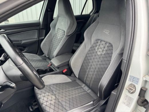 Volkswagen Golf 1.5 TSI R-Line l Stoel en stuurverwarming l R-Line Interieur l Adaptieve Cruise Control l Camera ... ActivLease financial lease