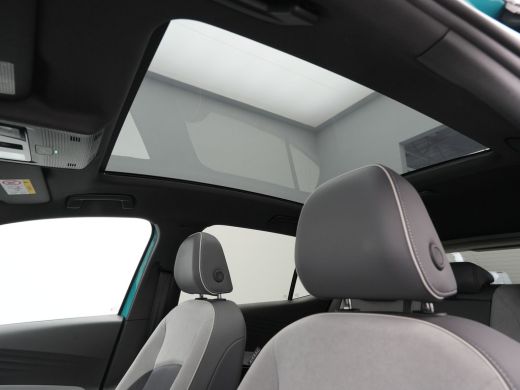 Volkswagen ID.3 First Max 58 kWh 204pk Panorama Navigatie Camera Acc Stoelverwarming 301 ActivLease financial lease