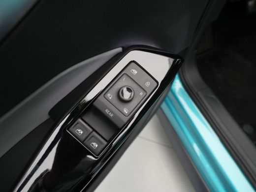 Volkswagen ID.3 First Max 58 kWh 204pk Panorama Navigatie Camera Acc Stoelverwarming 301 ActivLease financial lease