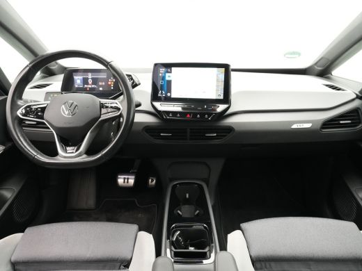 Volkswagen ID.3 First Max 58 kWh 204pk Panorama Navigatie Camera Acc Stoelverwarming 301 ActivLease financial lease