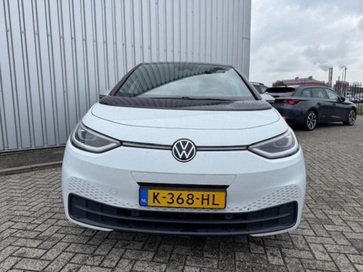 Volkswagen ID.3 First Max 58 kWh l Panoramadak l Camera achter l Stoelverwarming l Stoelmassage l Parkeersensoren... ActivLease financial lease
