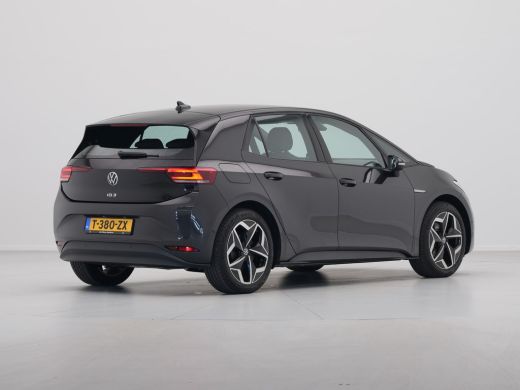 Volkswagen ID.3 Pure 150 pk Navigatie Camera Stoelverwarming Acc 333 ActivLease financial lease