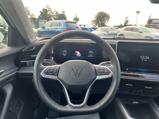 Volkswagen Passat Variant 1.5 eHybrid Business | Trekhaak | A-Camera | HUD | SOH 102% | PHEV | ActivLease financial lease