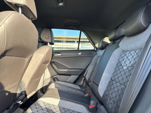 Volkswagen T-Roc 1.5 TSI R-Line | Camera | Led | 18 inch | 150Pk | A-Camera | Clima | Winter Pakket | ActivLease financial lease