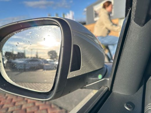 Volkswagen T-Roc 1.5 TSI R-Line | Camera | Led | 18 inch | 150Pk | A-Camera | Clima | Winter Pakket | ActivLease financial lease