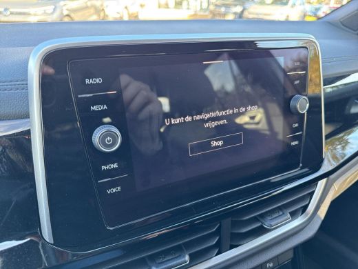 Volkswagen T-Roc 1.5 TSI R-Line | Camera | Led | 18 inch | 150Pk | A-Camera | Clima | Winter Pakket | ActivLease financial lease