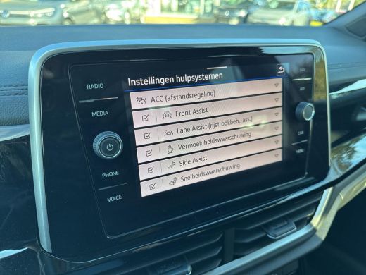 Volkswagen T-Roc 1.5 TSI R-Line | Camera | Led | 18 inch | 150Pk | A-Camera | Clima | Winter Pakket | ActivLease financial lease