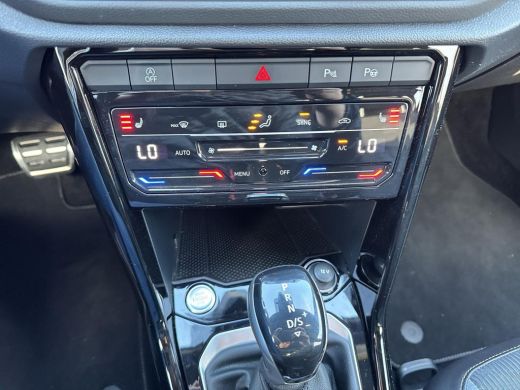 Volkswagen T-Roc 1.5 TSI R-Line | Camera | Led | 18 inch | 150Pk | A-Camera | Clima | Winter Pakket | ActivLease financial lease