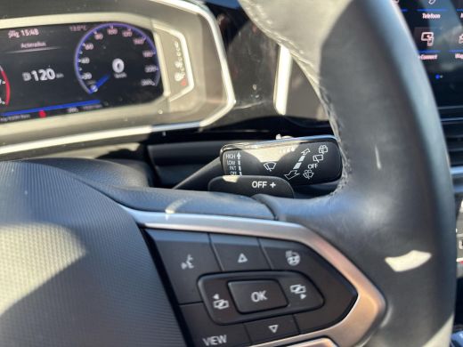 Volkswagen T-Roc 1.5 TSI R-Line | Led | 18 inch | Keyless | 150Pk | Automaat | App Connect | ActivLease financial lease